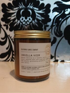 Vanilla Noir Scented Candle